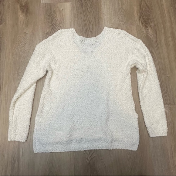 Knox Rose Fuzzy Cream V-Neck Sweater size M - Picture 2 of 5